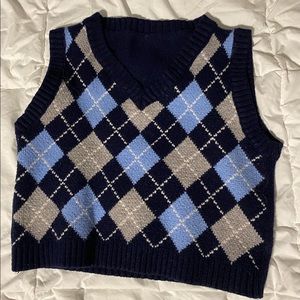 Shein printed and cropped sweater vest